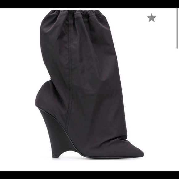 black yeezy boots